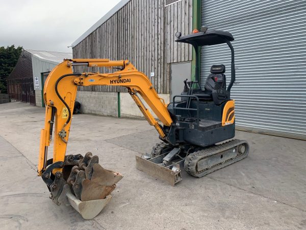2015 HYUNDAI ROBEX 17Z-9A