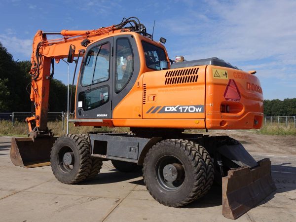 2009 Doosan DX170W – Bild 2