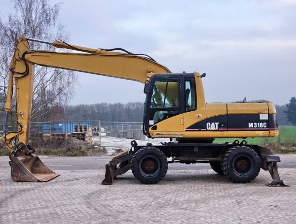 2005 Caterpillar M318C