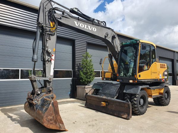 2008 VOLVO EW140C