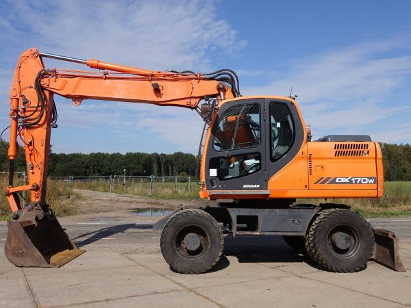 2009 Doosan DX170W