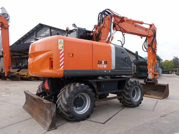 2008 Hitachi ZX140W – Bild 3