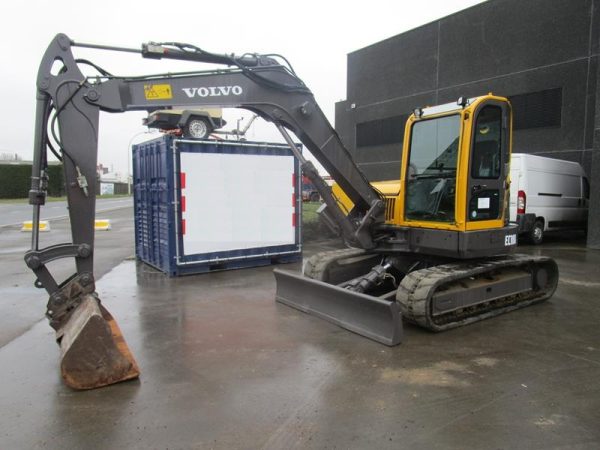 2011 VOLVO ECR 88