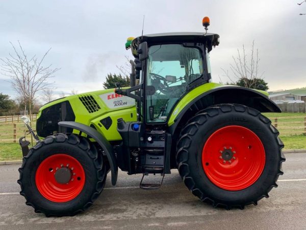 2015 CLAAS AXION 830 – Bild 2