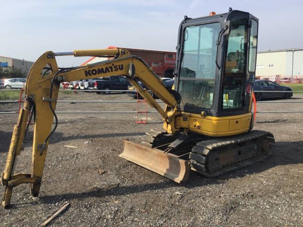 2012 Komatsu PC26MR-3 – Bild 3