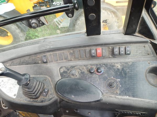 2014 JCB 409 – Bild 2
