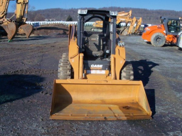 2011 CASE SR200