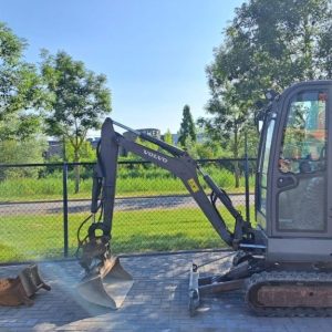 2017 Volvo EC18D