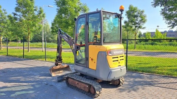 2017 Volvo EC18D – Bild 3