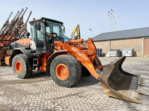 2016 Hitachi ZW180-5B – Bild 5