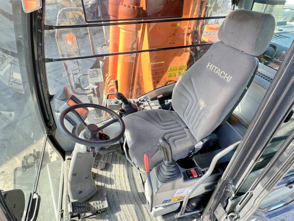 2016 Hitachi ZX190W-5B – Bild 6