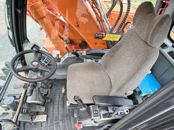2010 Doosan DX140W – Bild 5