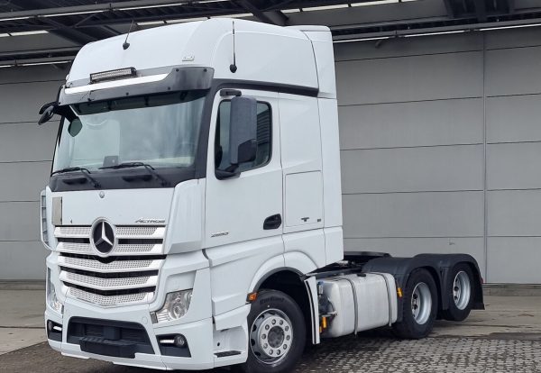 2018 Mercedes Actros 2653 6X2  Giga 2x tanks Standklima Liftachse Xenon Euro 6 – Bild 2