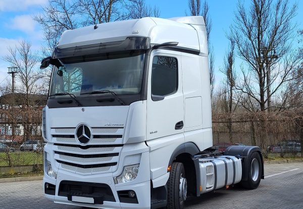 2021 Mercedes Actros 1845 4X2 BigSpace 2x Tanks Mirror Cam Xenon Navi Euro 6 – Bild 2