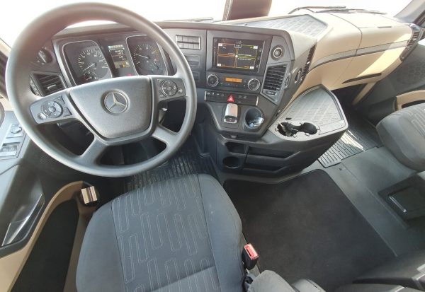 2020 Mercedes Actros 1851 4X2 BigSpace 2x Tanks – Bild 6