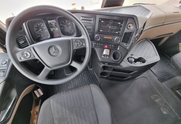 2021 Mercedes Actros 1851 4X2 BigSpace 2x Tanks Euro 6 – Bild 6