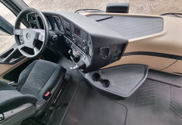 2018 Mercedes Actros 2653 6X2  Giga 2x tanks Standklima Liftachse Xenon Euro 6 – Bild 6