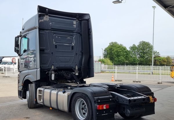 2021 Mercedes Actros 1851 4X2 BigSpace 2x Tanks Euro 6 – Bild 4