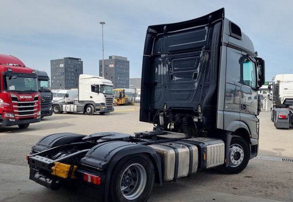 2021 Mercedes Actros 1851 4X2 BigSpace 2x Tanks Euro 6 – Bild 5