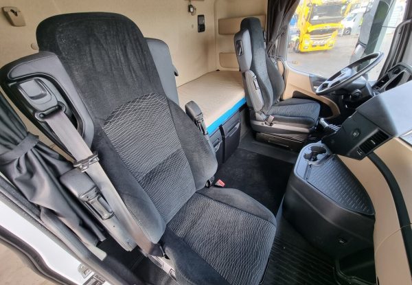 2019 Mercedes Actros 1853 4X2 BigSpace Retarder 2x Tanks Standklima Euro 6 – Bild 6