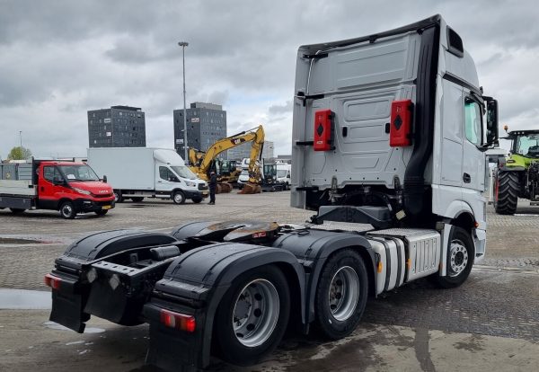 2018 Mercedes Actros 2653 6X2  Giga 2x tanks Standklima Liftachse Xenon Euro 6 – Bild 5